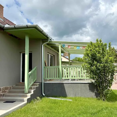 Harom Piszke Vendeghaz Ferienhaus Matraszolos